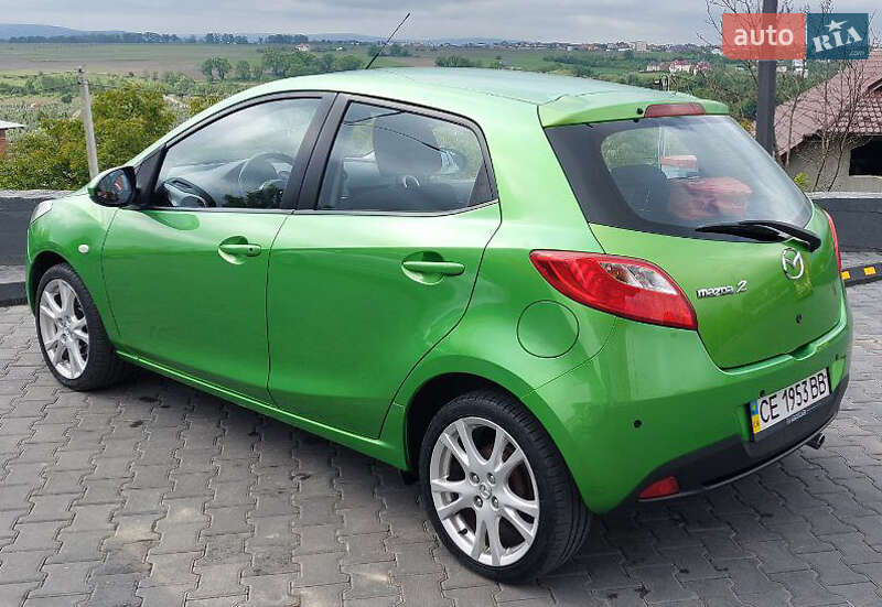 Хетчбек Mazda 2 2008 в Чернівцях