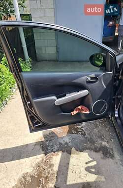Хэтчбек Mazda 2 2009 в 