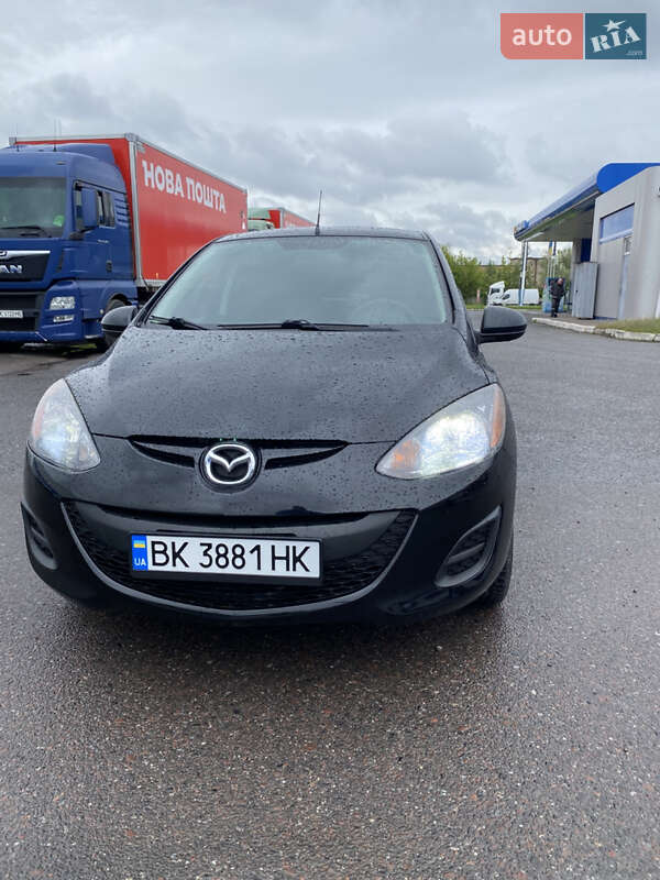 Mazda 2 2011