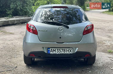 Хэтчбек Mazda 2 2009 в 