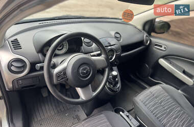 Хэтчбек Mazda 2 2009 в 