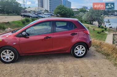 Седан Mazda 2 2014 в 
