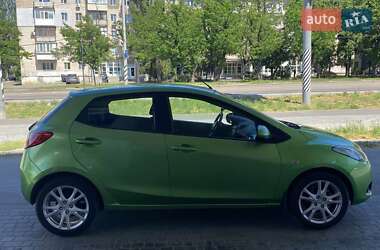 Хэтчбек Mazda 2 2008 в 