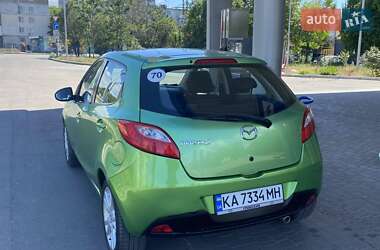 Хэтчбек Mazda 2 2008 в 