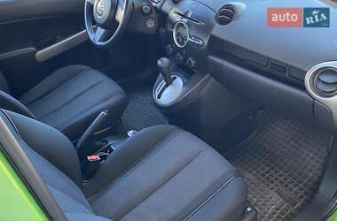 Хэтчбек Mazda 2 2008 в 