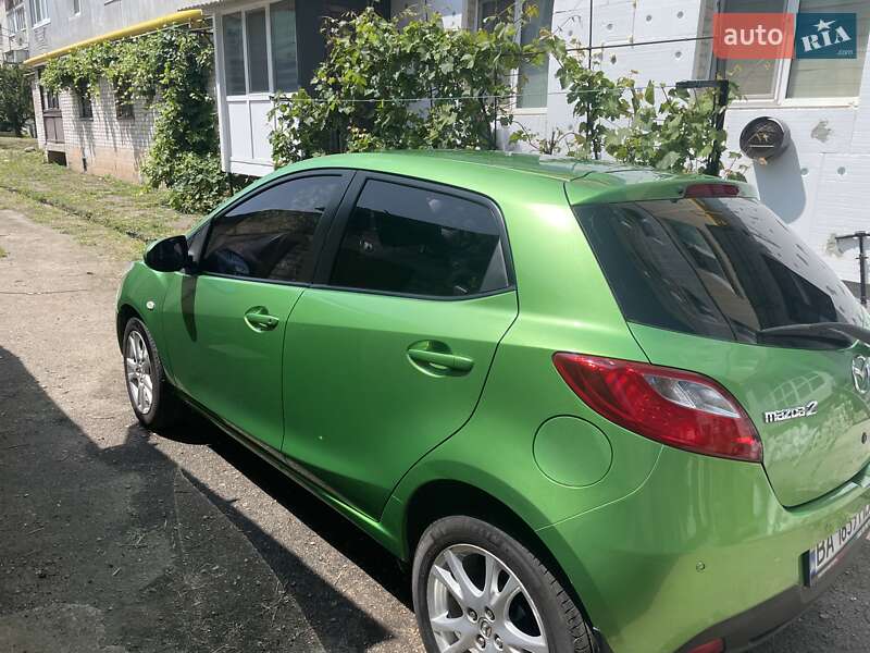 Хетчбек Mazda 2 2009 в Кропивницькому