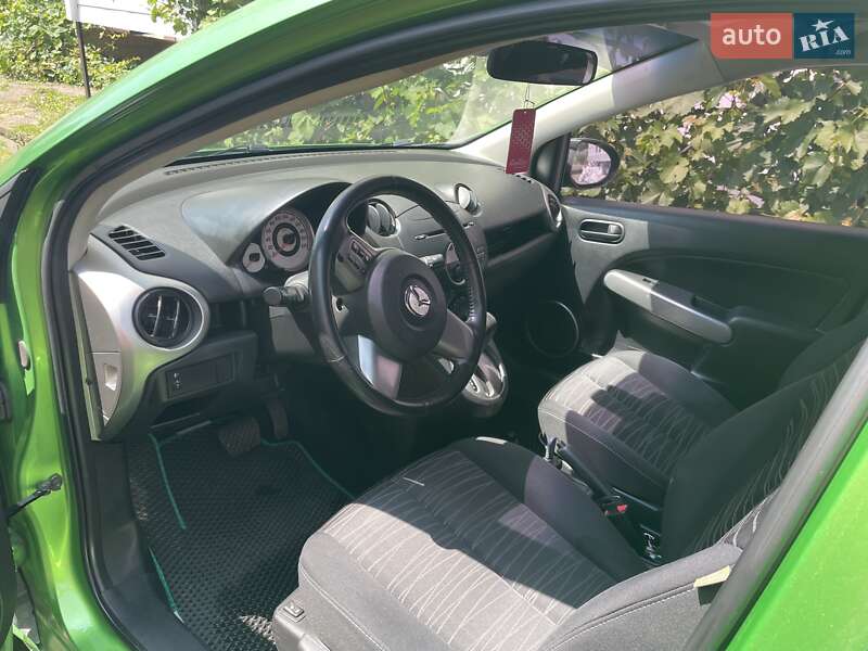 Хетчбек Mazda 2 2009 в Кропивницькому