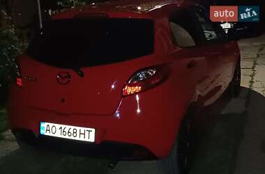 Хэтчбек Mazda 2 2010 в 