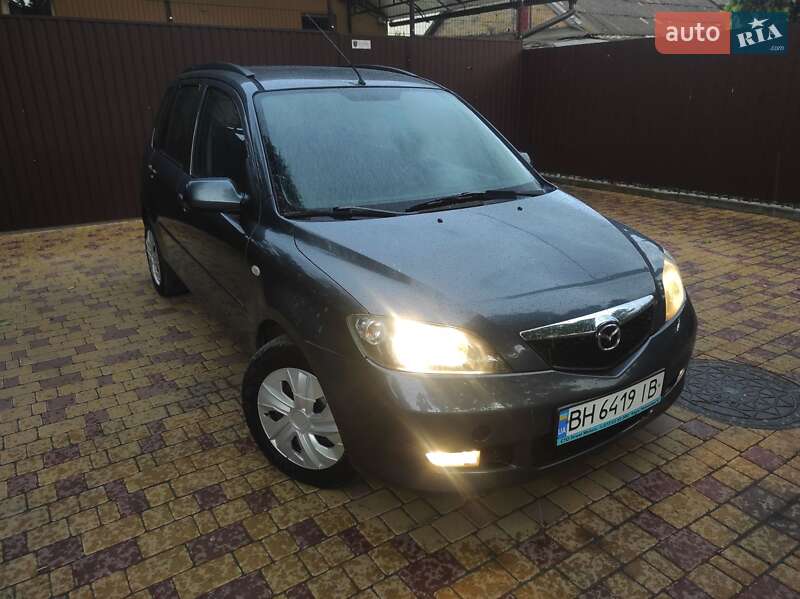 Mazda 2 2004