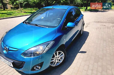 Хэтчбек Mazda 2 2011 в 