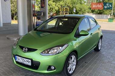 Хэтчбек Mazda 2 2008 в 