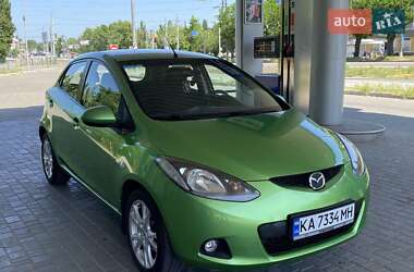 Хэтчбек Mazda 2 2008 в 