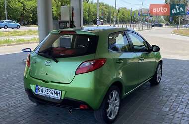 Хэтчбек Mazda 2 2008 в 