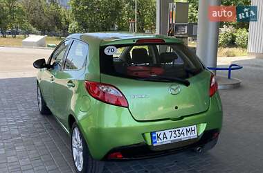 Хэтчбек Mazda 2 2008 в 