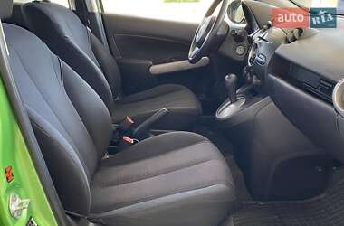 Хэтчбек Mazda 2 2008 в 