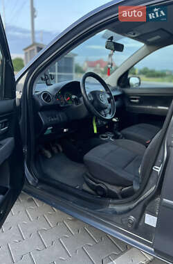 Хэтчбек Mazda 2 2004 в 