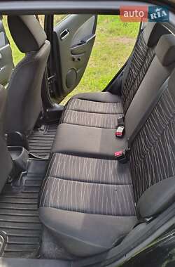 Хэтчбек Mazda 2 2008 в 