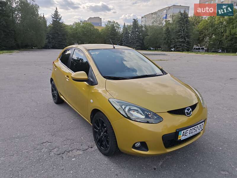 Хэтчбек Mazda 2 2008 в Лозовой