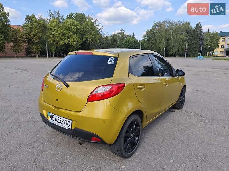 Хэтчбек Mazda 2 2008 в Лозовой