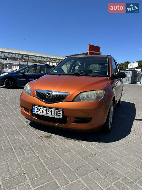Хэтчбек Mazda 2 2003 в 