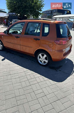 Хэтчбек Mazda 2 2003 в 