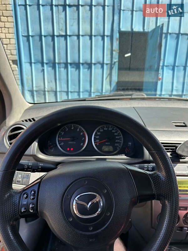 Хэтчбек Mazda 2 2003 в Ровно