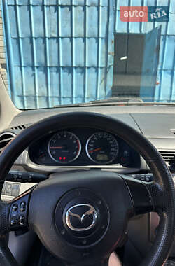 Хэтчбек Mazda 2 2003 в 
