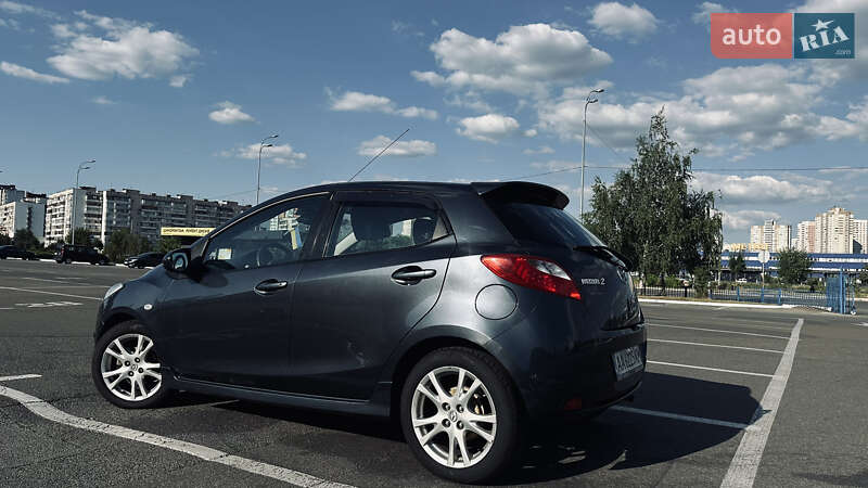 Хэтчбек Mazda 2 2008 в Киеве