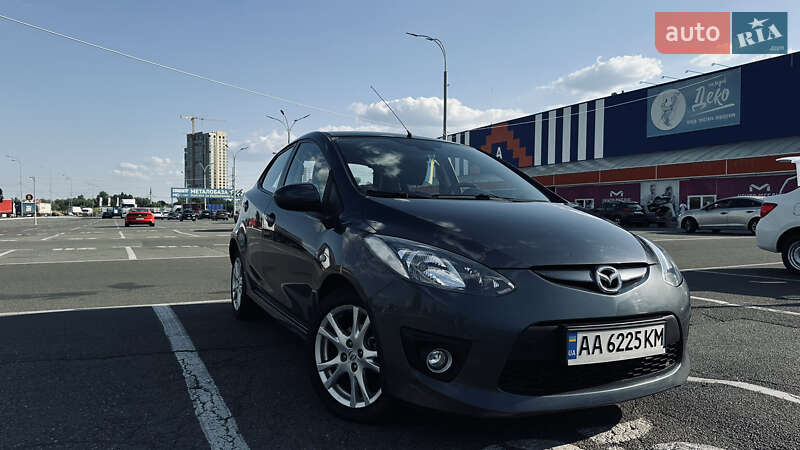 Хэтчбек Mazda 2 2008 в Киеве