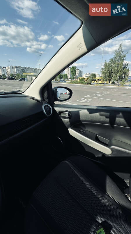 Хэтчбек Mazda 2 2008 в Киеве