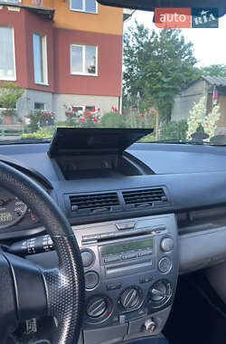 Хэтчбек Mazda 2 2005 в 