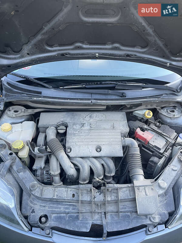 Хэтчбек Mazda 2 2005 в Луцке фото 23 Хэтчбек Mazda 2 2005 в Луцке