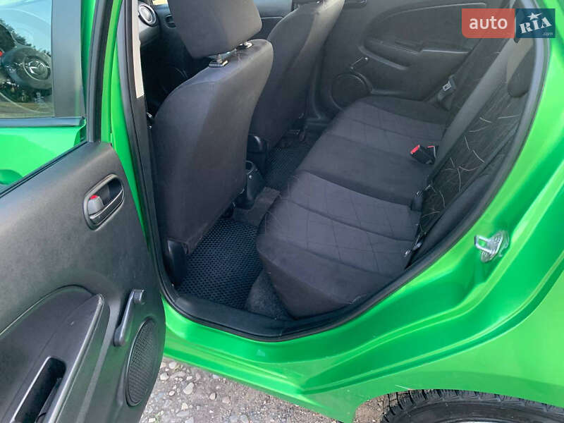 Хэтчбек Mazda 2 2010 в Ходорове