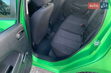 Хэтчбек Mazda 2 2010 в 