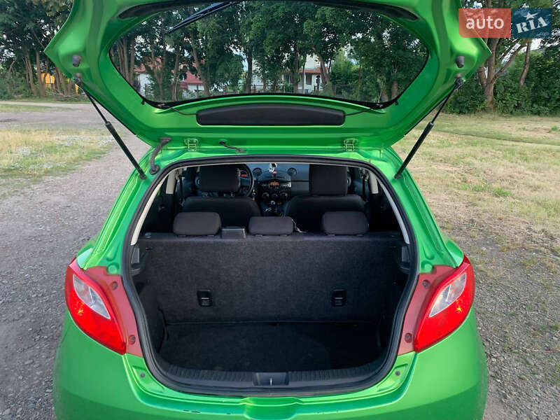 Хэтчбек Mazda 2 2010 в Ходорове