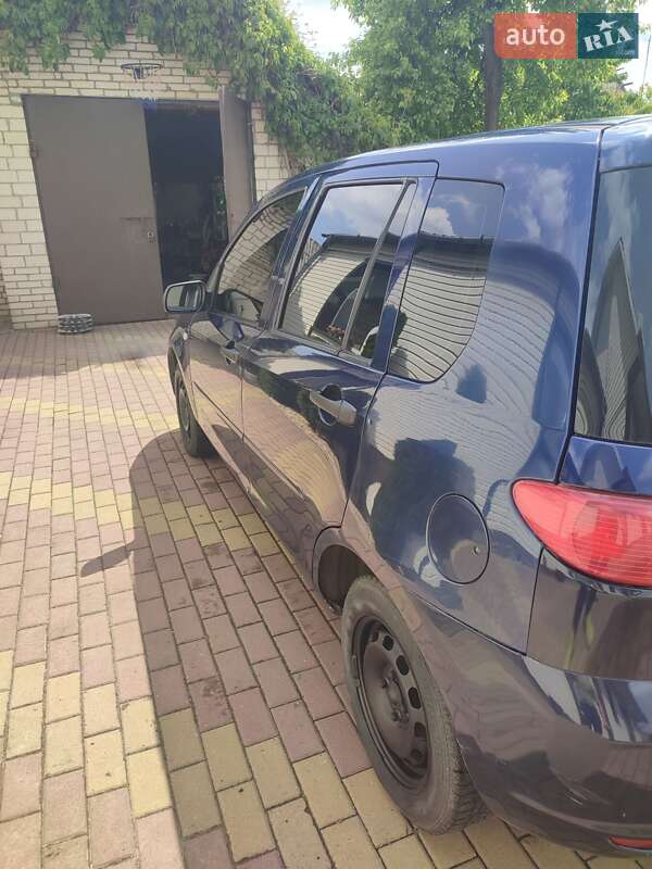 Хэтчбек Mazda 2 2004 в Луцке
