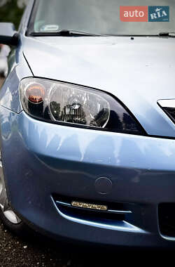 Хэтчбек Mazda 2 2005 в 