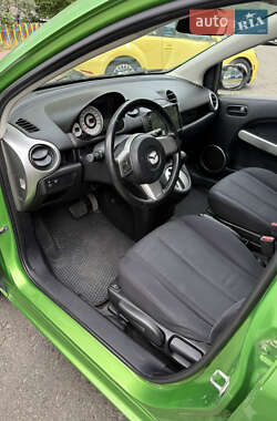 Хетчбек Mazda 2 2009 в 