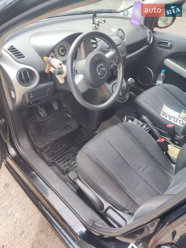 Хэтчбек Mazda 2 2008 в Житомире