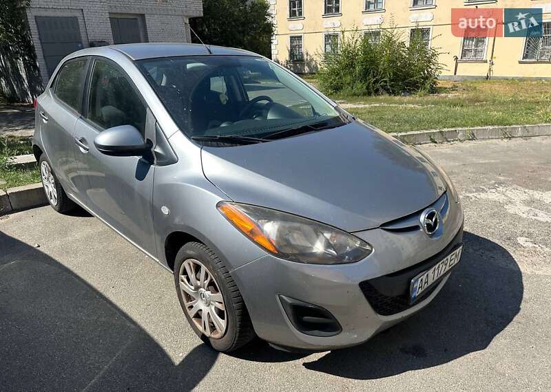 Mazda 2 2012
