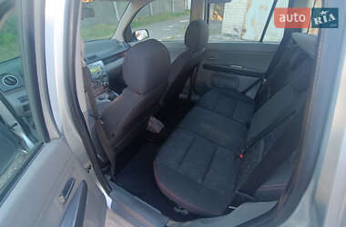 Хэтчбек Mazda 2 2004 в 