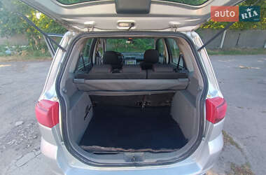 Хэтчбек Mazda 2 2004 в 