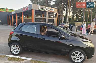Хэтчбек Mazda 2 2008 в 