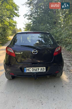 Хэтчбек Mazda 2 2008 в 