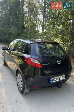 Хэтчбек Mazda 2 2008 в 
