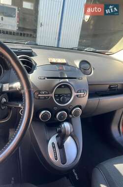 Седан Mazda 2 2008 в 