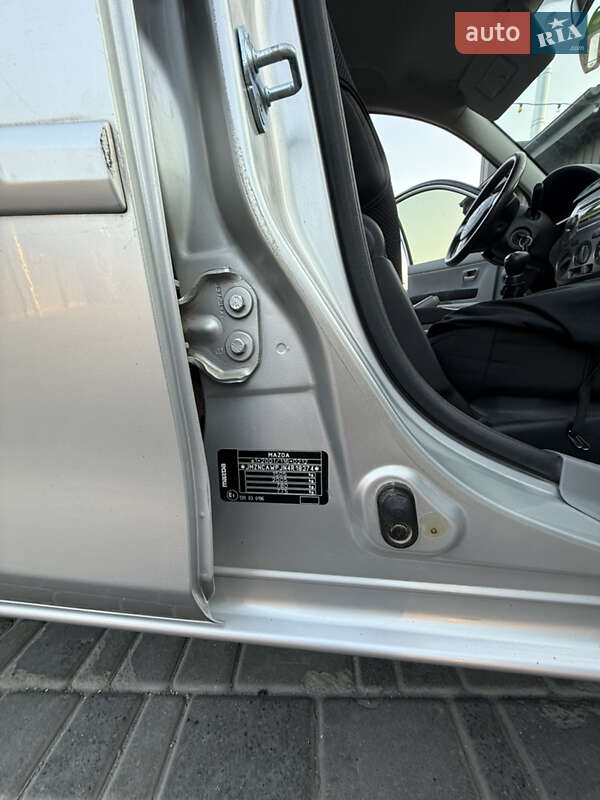 Хэтчбек Mazda 2 2004 в Каменец-Подольском