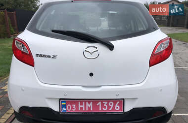 Хэтчбек Mazda 2 2011 в 