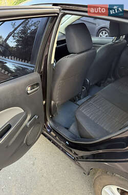 Хэтчбек Mazda 2 2008 в 