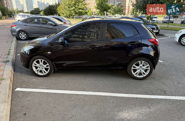 Хэтчбек Mazda 2 2008 в 